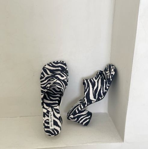 Season's New Square Head Flat Beach Sandals